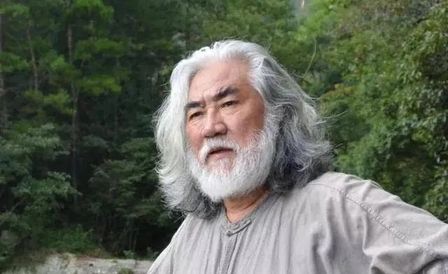 我不会跑 我是张纪中，一个独特的跑步爱好者