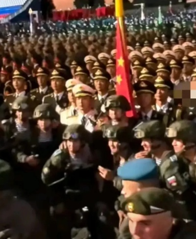 普京高度赞誉，解放军成为阅兵场上的最大外国军队，展现中国军事实力与友谊