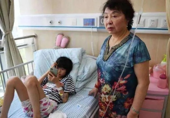 生死两重天，60岁失独母亲冒死生双胞胎的悲喜人生