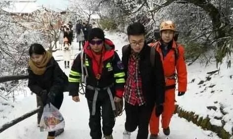 峨眉山失联南京摄影师好友发声，紧急寻找失踪伙伴，愿平安归来
